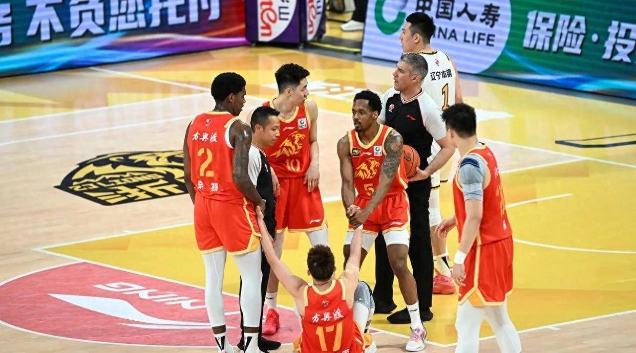 陕西男篮在昨天比赛中击败对手，赢得了比赛